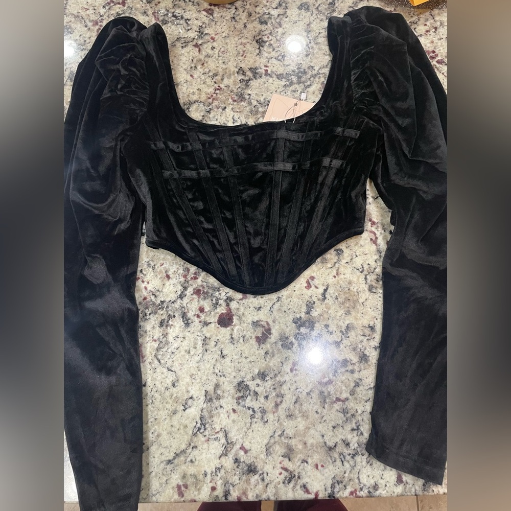 Kittenish long sleeve crop top